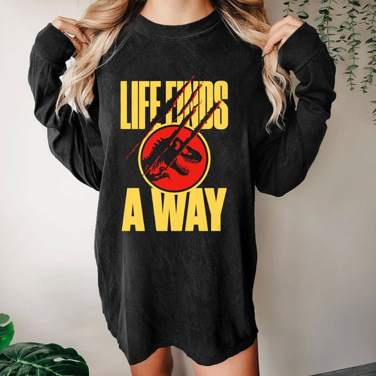 Life finds a way Washed Long Sleeve Tee