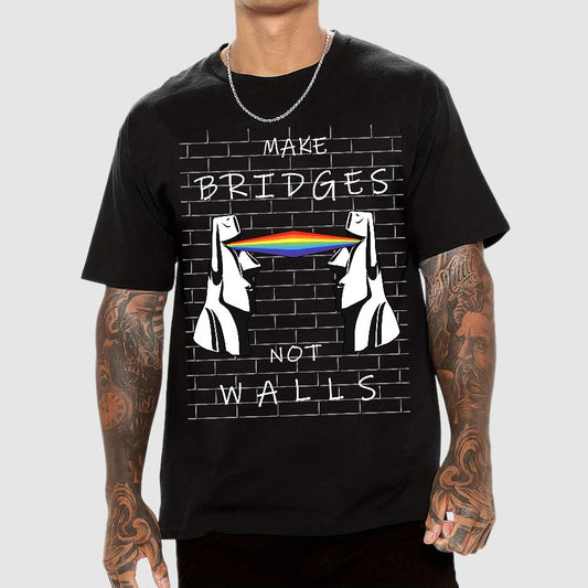 Make bridges, not walls Geek T-Shirt