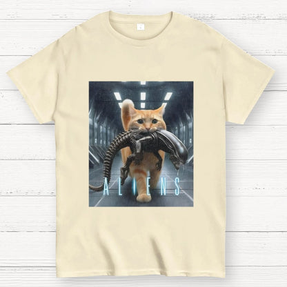 Cat Vs Mysterious Creatures Geek T-Shirt