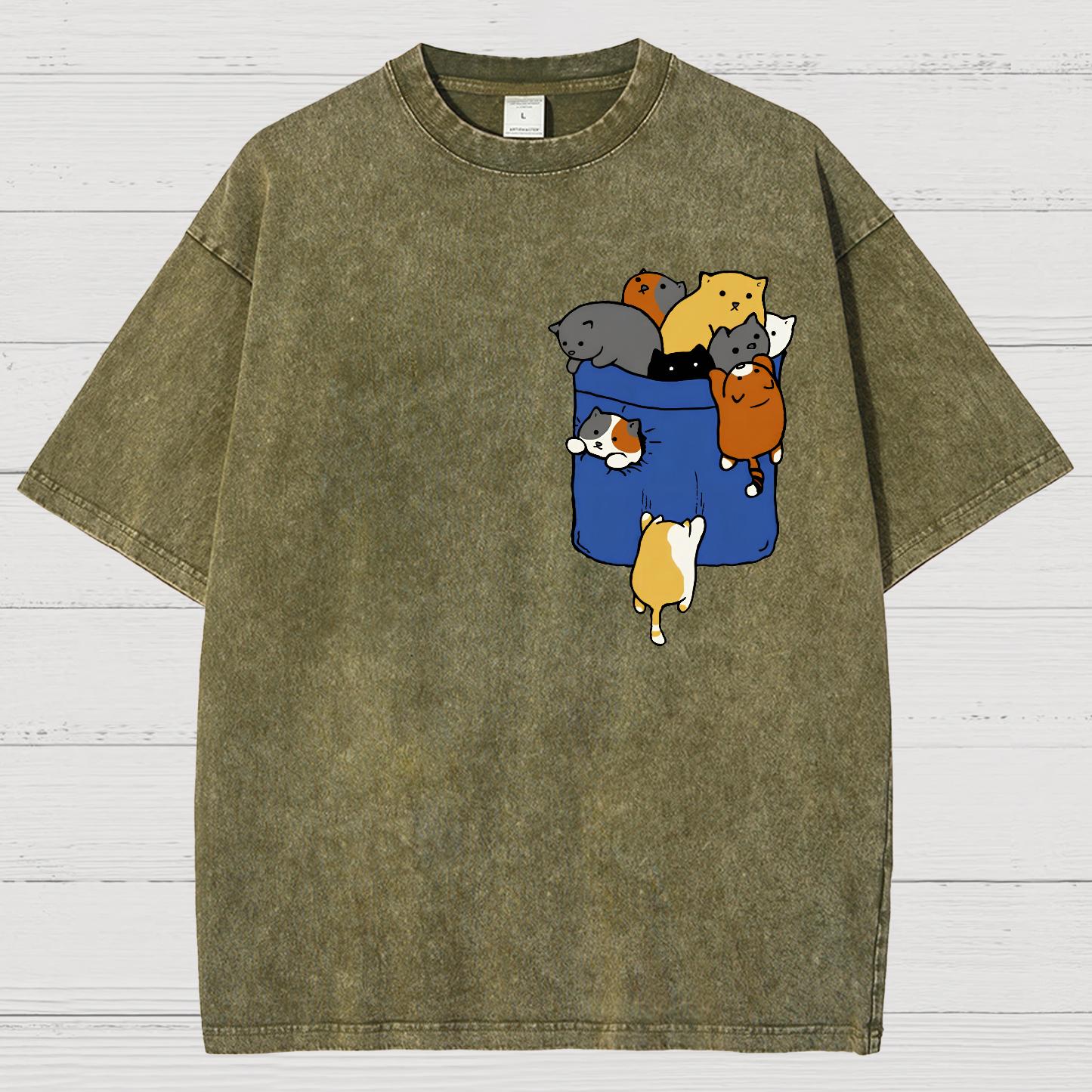 Pocket Cat Funny Vintage Distressed T-shirt