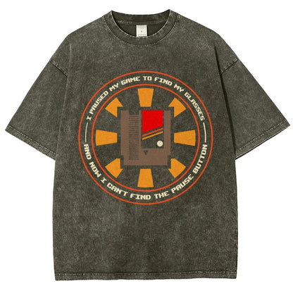 I Paused My Level To Find My Glasse Vintage Distressed T-shirt