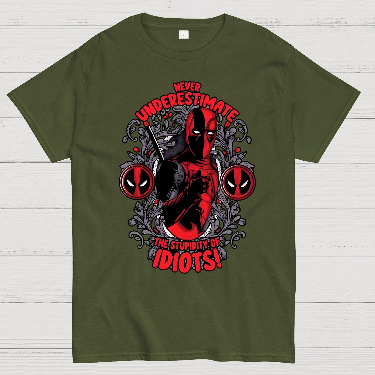 Never Understimeate The Stupidity Of Idiots Geek T-Shirt