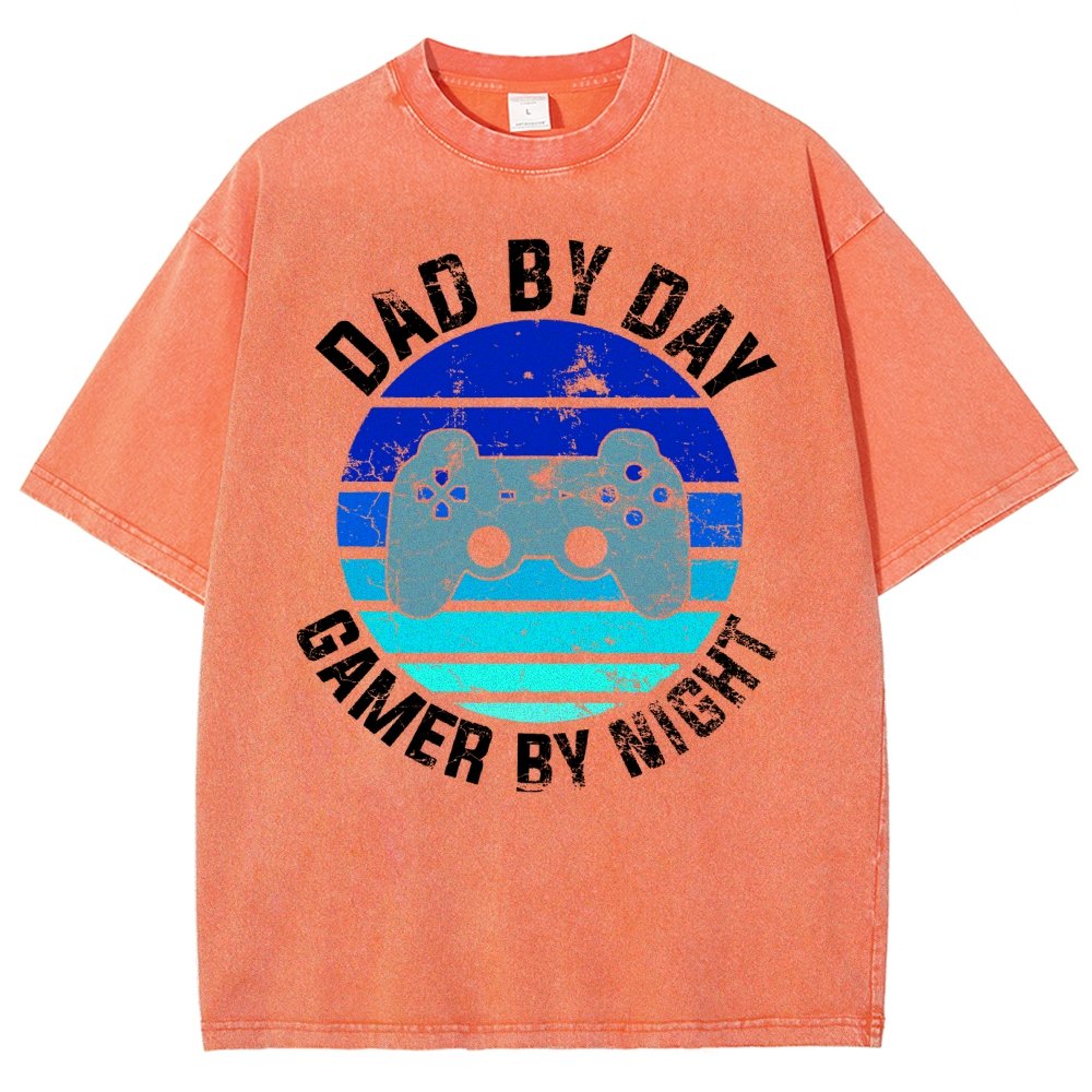 Dad By Day Gamer By Night Vintage Retro Vintage Distressed T-shirt