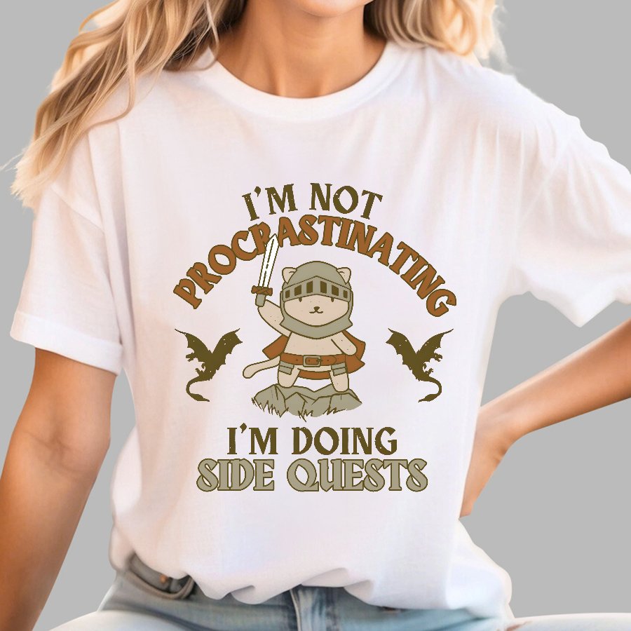 I'm Doing Side Quests Geek T-Shirt