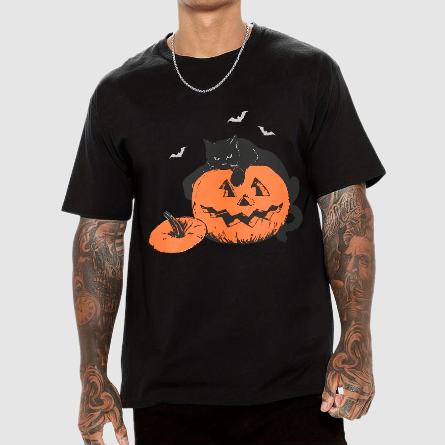 Black Cat Halloween Geeky T-Shirt