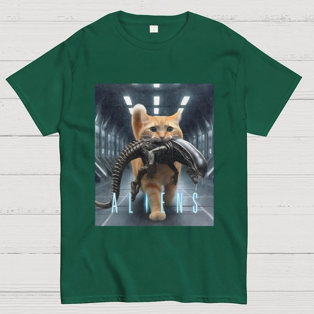 Cat Vs Mysterious Creatures Geek T-Shirt