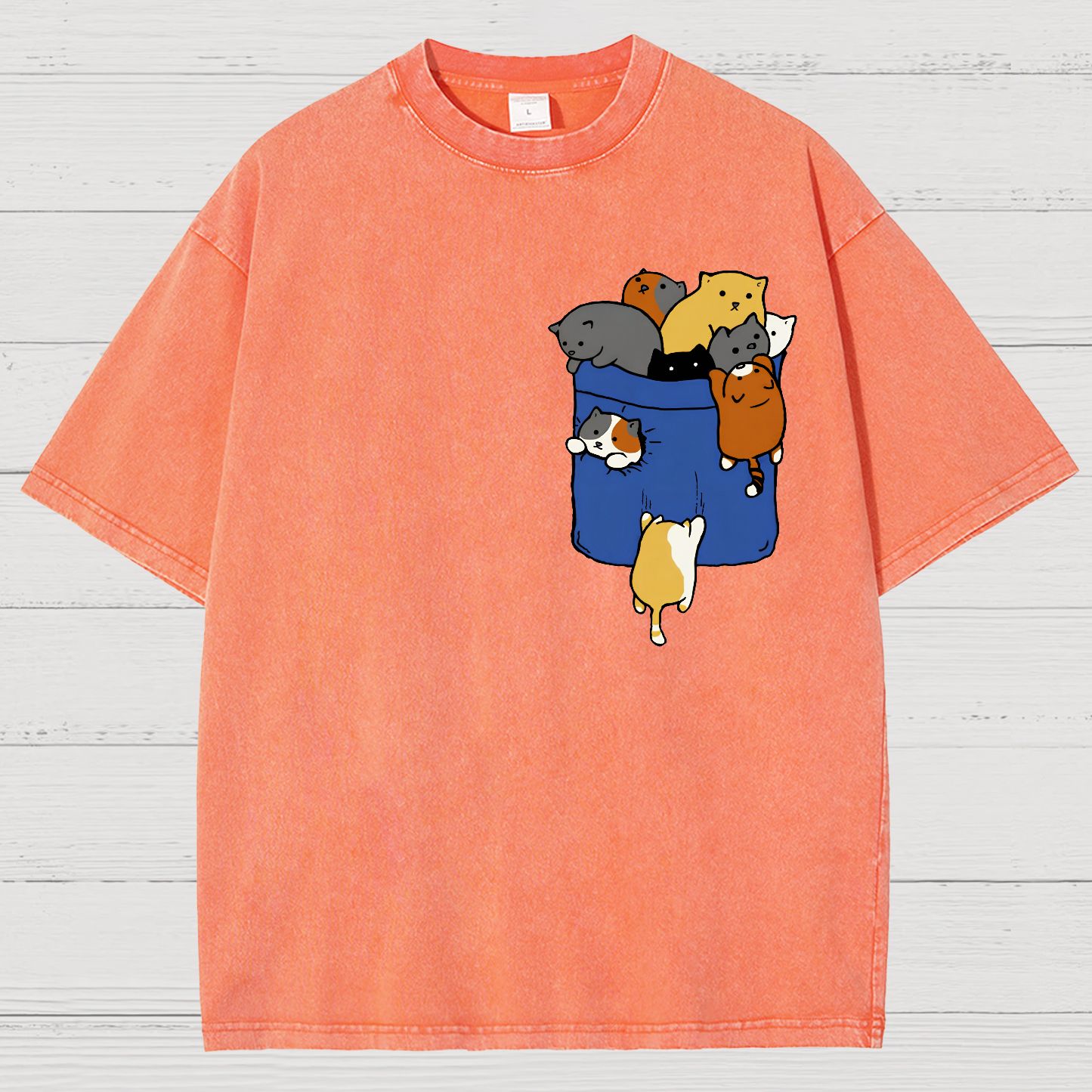 Pocket Cat Funny Vintage Distressed T-shirt