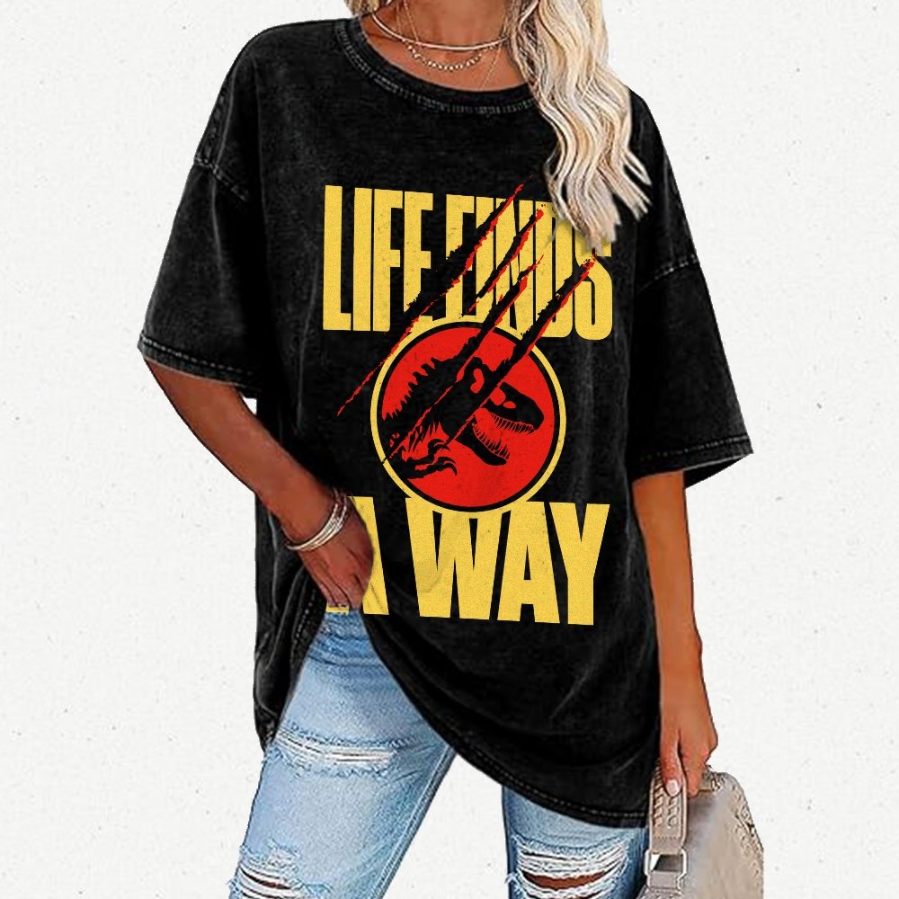 Life finds a way Vintage Distressed T-shirt