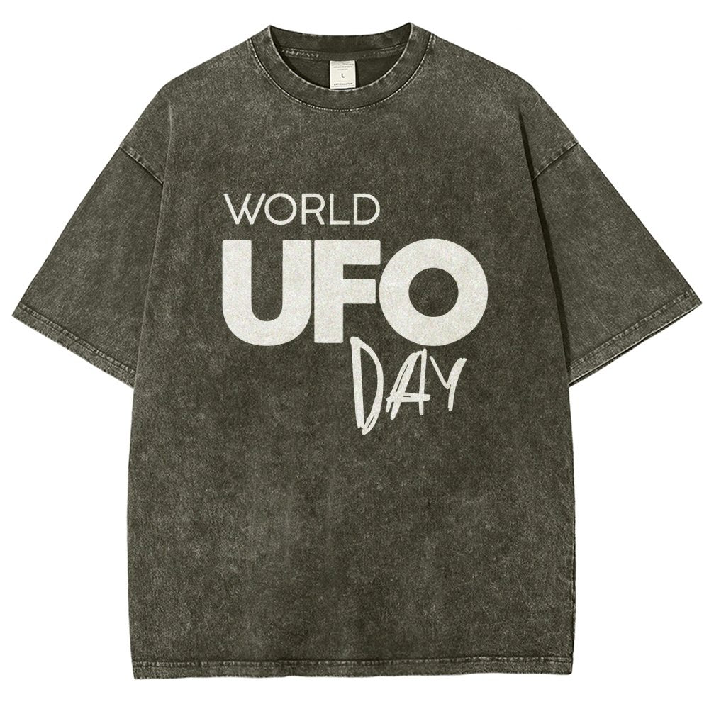 World Ufo Day Vintage Distressed T-shirt