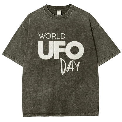 World Ufo Day Vintage Distressed T-shirt