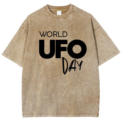 World Ufo Day Vintage Distressed T-shirt