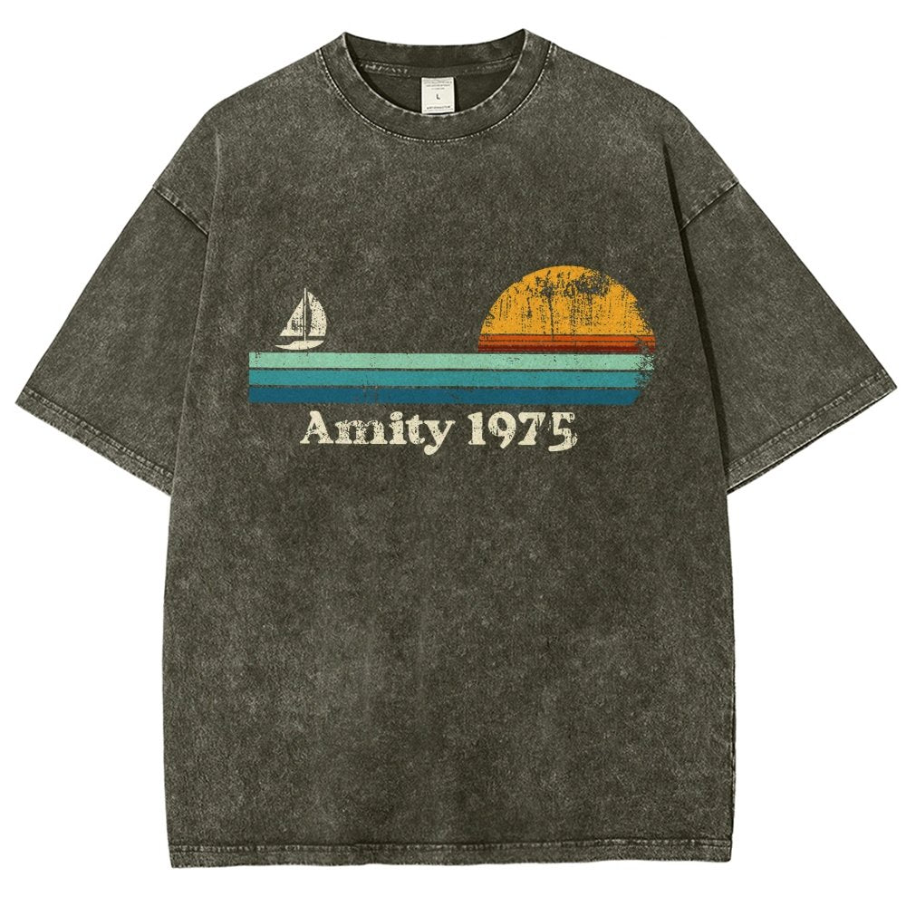 Amity 1975 Sunset Retro Sailboat Sunrise Summer Vintage Distressed T-shirt