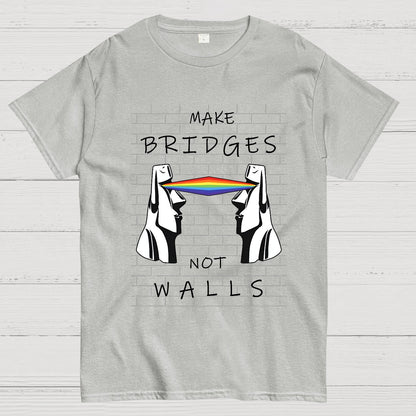 Make bridges, not walls Geek T-Shirt
