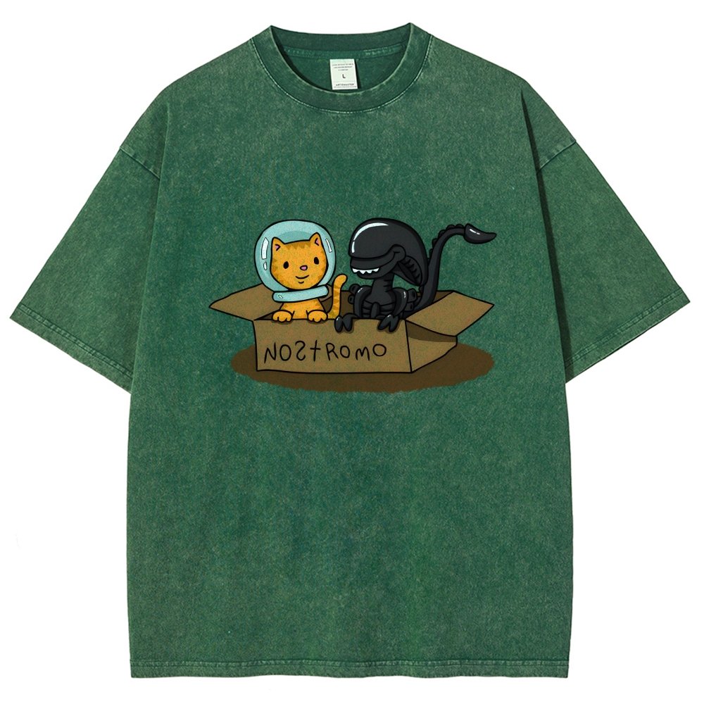 Jonesy And Mysterious Creature In A Box Vintage Distressed T-shirt