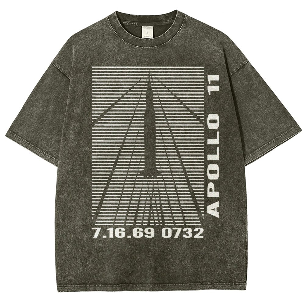Shockwaves Apollo 11 Retro Space Design Vintage Distressed T-shirt