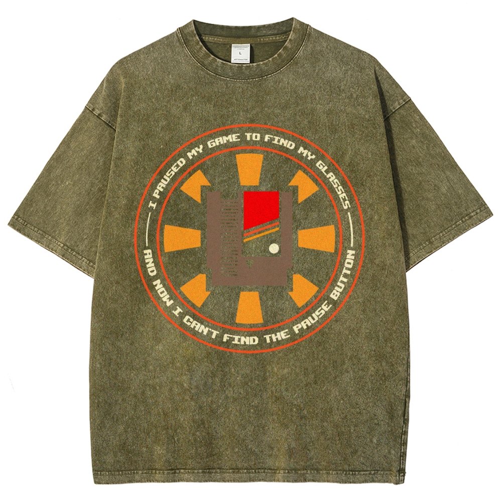 I Paused My Level To Find My Glasse Vintage Distressed T-shirt