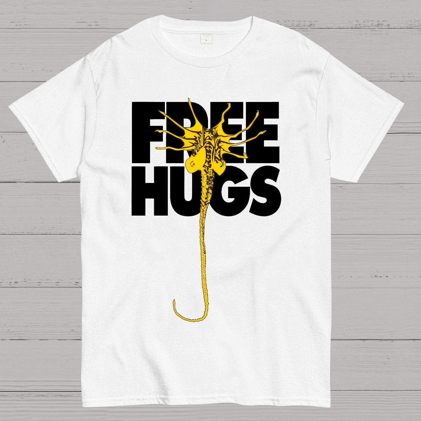 Free Hugs Alien Geek T-Shirt