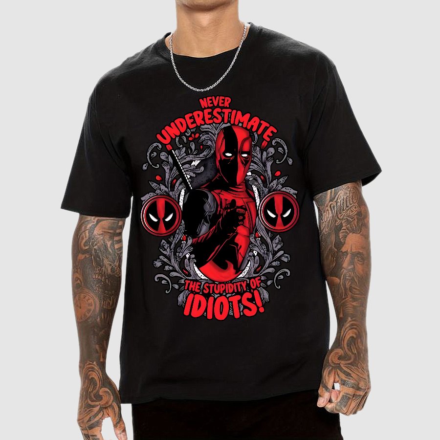 Never Understimeate The Stupidity Of Idiots Geek T-Shirt
