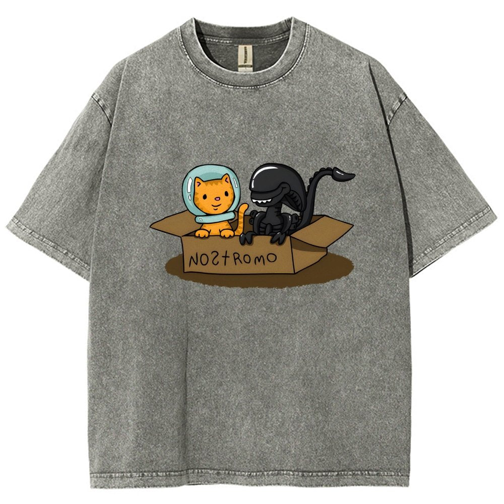 Jonesy And Mysterious Creature In A Box Vintage Distressed T-shirt