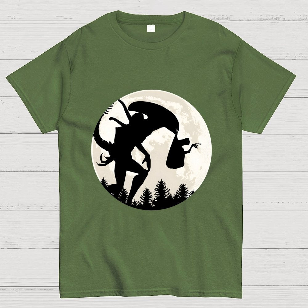 Strange creature and alien Geek T-Shirt