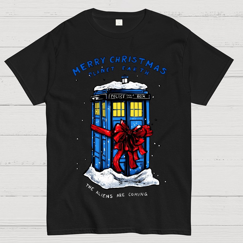 Merry Christmas Planet Earth The Aliens Are Coming Geek T-Shirt