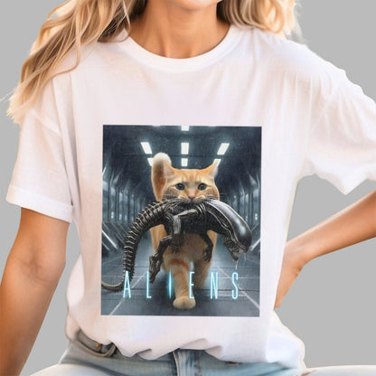 Cat Vs Mysterious Creatures Geek T-Shirt