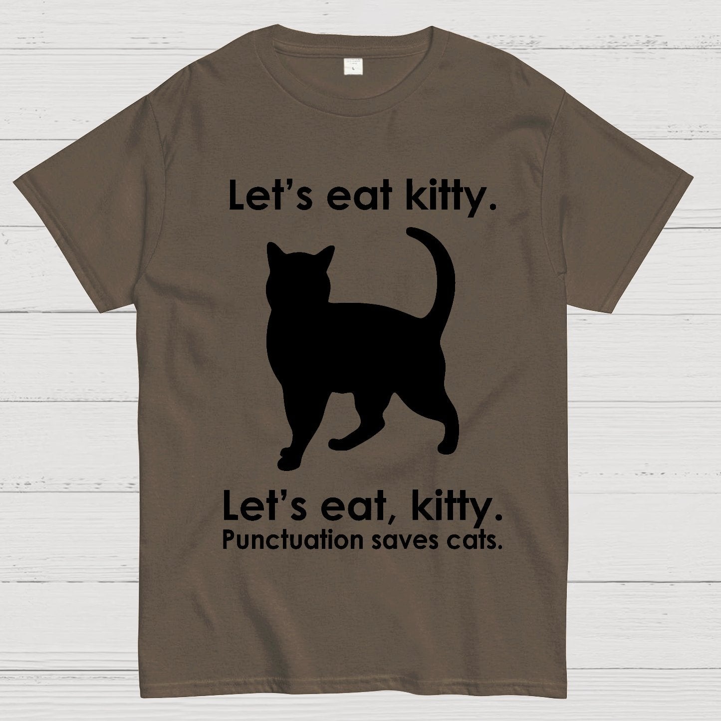 Punctuation Saves Lives. Funny Geek T-Shirt