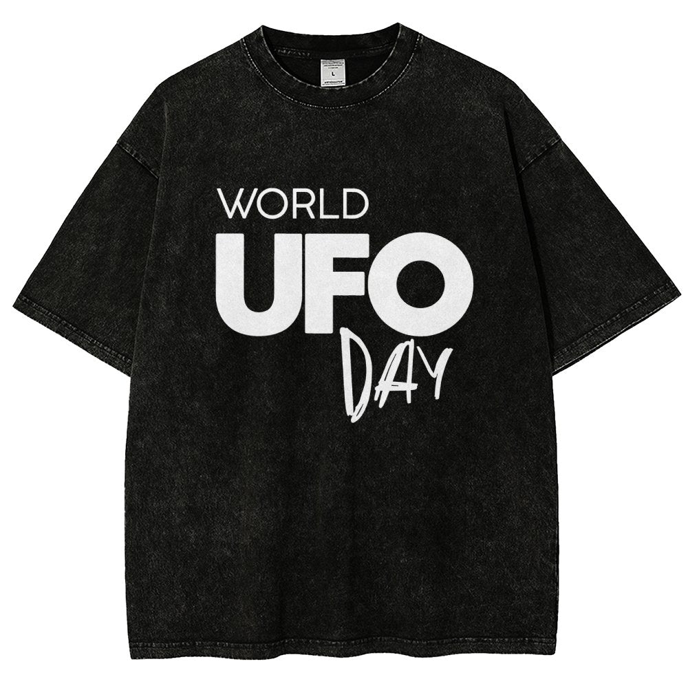 World Ufo Day Vintage Distressed T-shirt