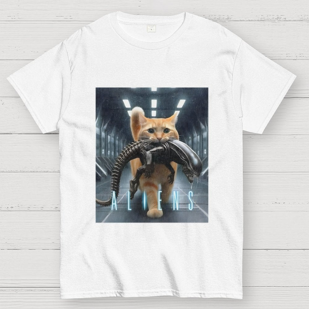 Cat Vs Mysterious Creatures Geek T-Shirt
