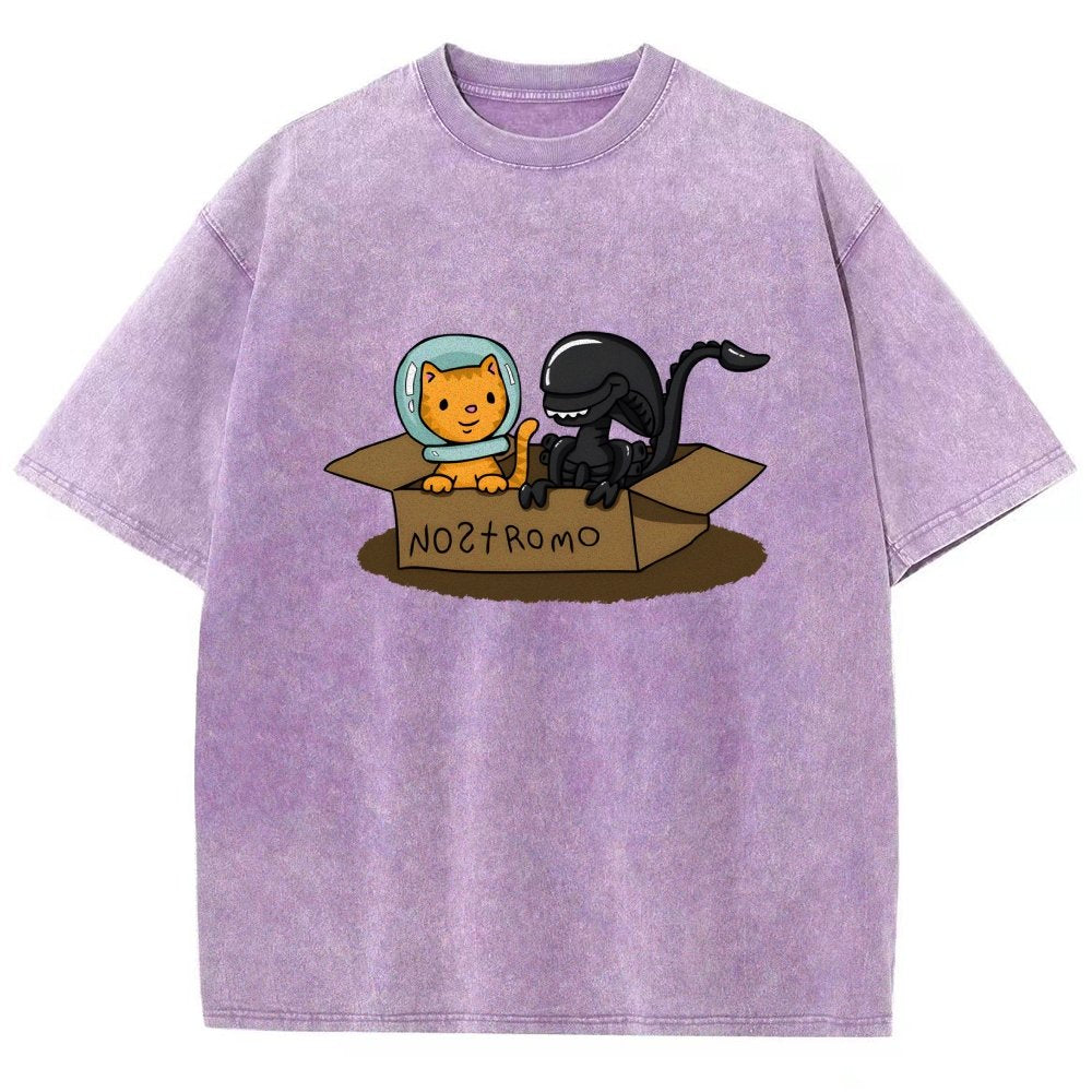 Jonesy And Mysterious Creature In A Box Vintage Distressed T-shirt