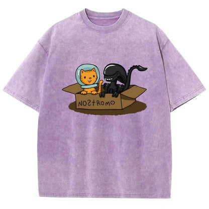Jonesy And Mysterious Creature In A Box Vintage Distressed T-shirt