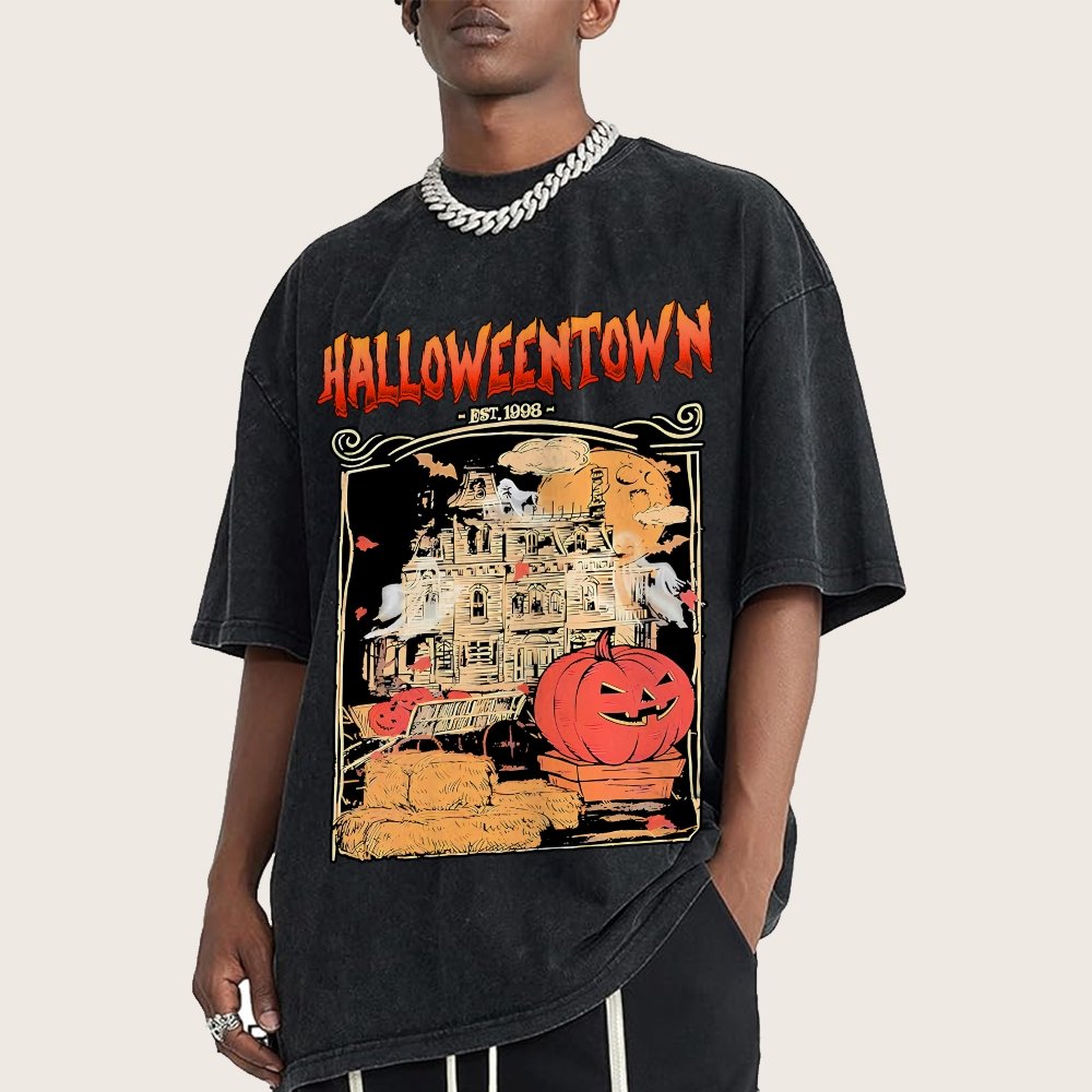 Spookyville University Est 1998. Halloween Vintage Distressed T-shirt