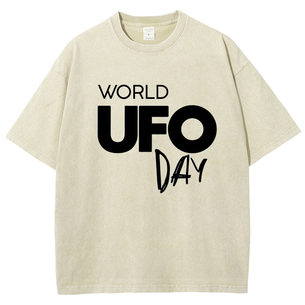 World Ufo Day Vintage Distressed T-shirt