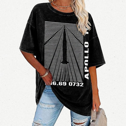 Shockwaves Apollo 11 Retro Space Design Vintage Distressed T-shirt