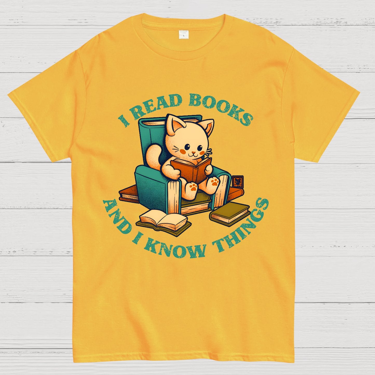 I Read Books and I Meow Things Geek T-Shirt