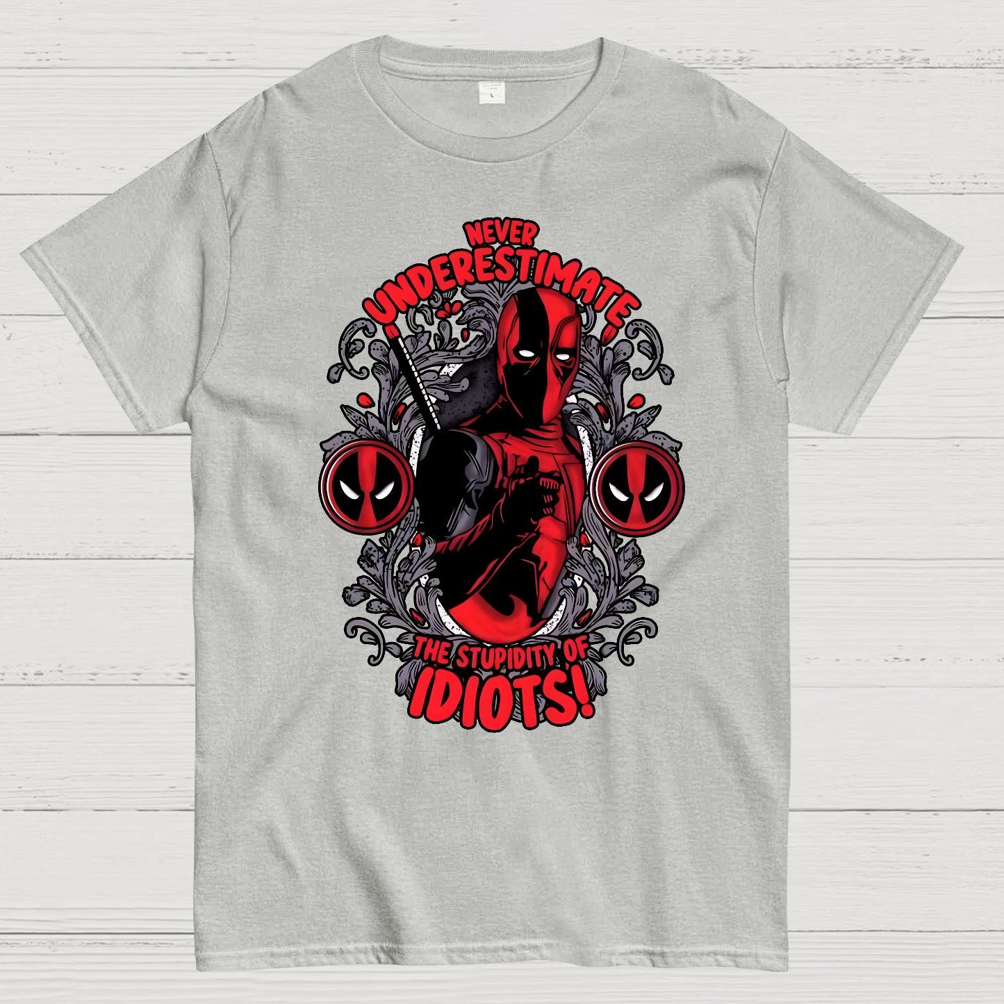 Never Understimeate The Stupidity Of Idiots Geek T-Shirt