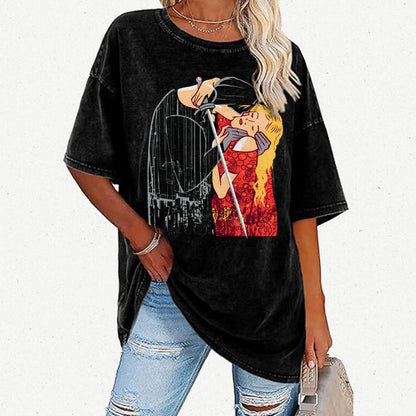 Valentine's Day.The Dread Pirate's Kiss Vintage Distressed T-shirt