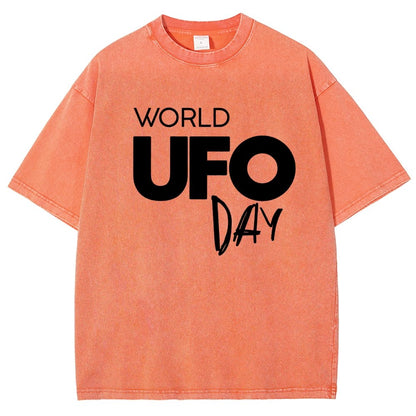 World Ufo Day Vintage Distressed T-shirt