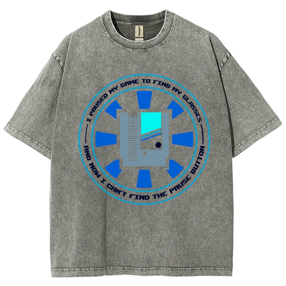 I Paused My Level To Find My Glasse Vintage Distressed T-shirt