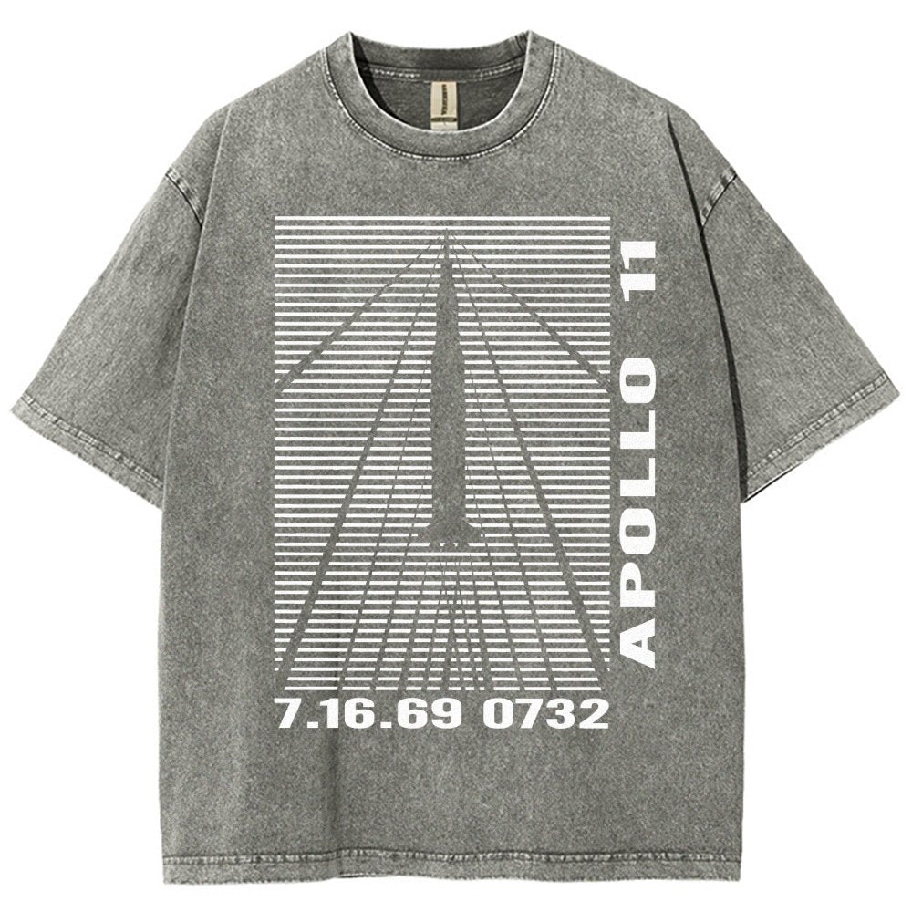 Shockwaves Apollo 11 Retro Space Design Vintage Distressed T-shirt