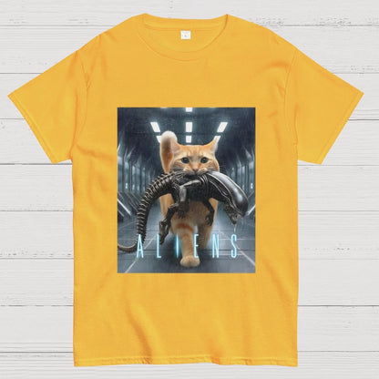 Cat Vs Mysterious Creatures Geek T-Shirt