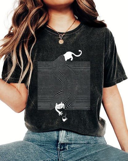 Funny Cat Vintage Distressed T-shirt