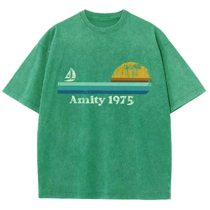 Amity 1975 Sunset Retro Sailboat Sunrise Summer Vintage Distressed T-shirt