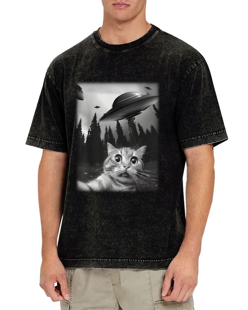 Cat With UFOs Vintage Distressed T-shirt