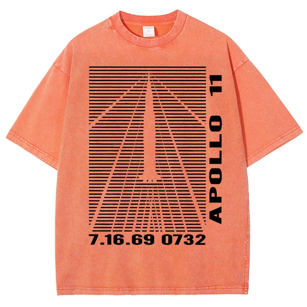 Shockwaves Apollo 11 Retro Space Design Vintage Distressed T-shirt