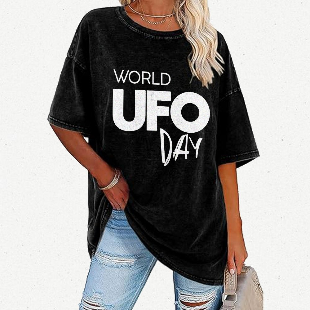 World Ufo Day Vintage Distressed T-shirt