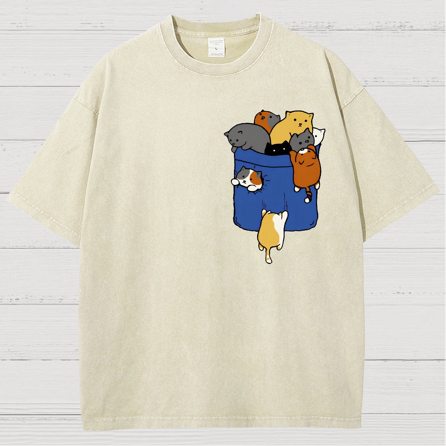 Pocket Cat Funny Vintage Distressed T-shirt