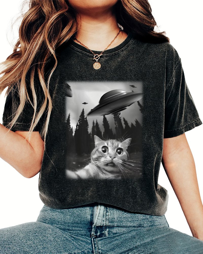 Cat With UFOs Vintage Distressed T-shirt