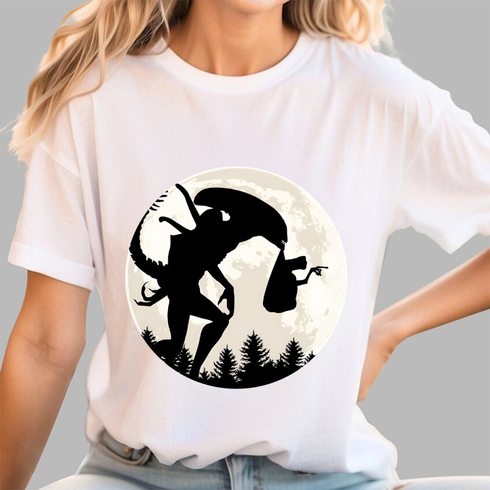 Strange creature and alien Geek T-Shirt