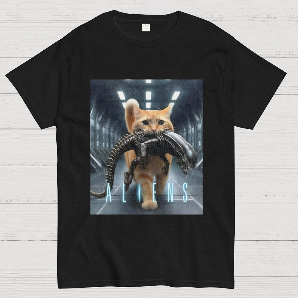 Cat Vs Mysterious Creatures Geek T-Shirt